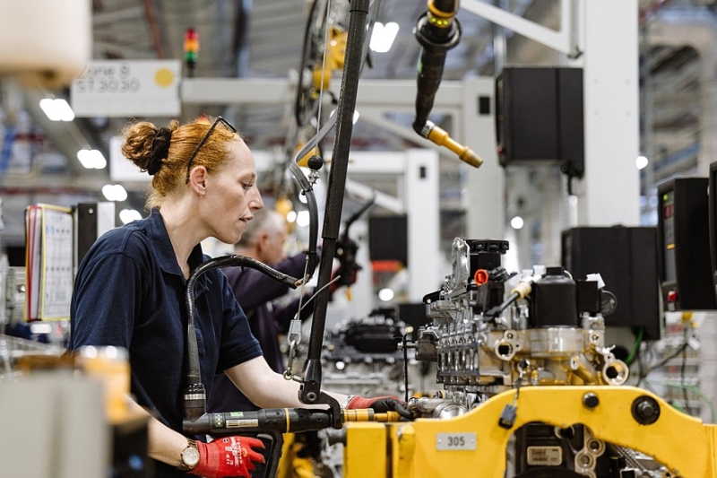 Jaguar Land Rover сократит 4000 сотрудников на фоне падения прибыли и продаж